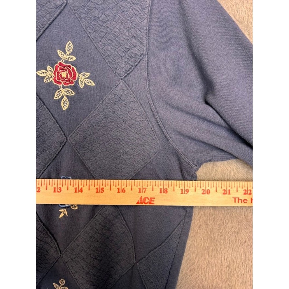 Alfred Dunner Petite‎ Blue Floral Embroidered Quilted Argyle Sweatshirt Medium P - Picture 5 of 7
